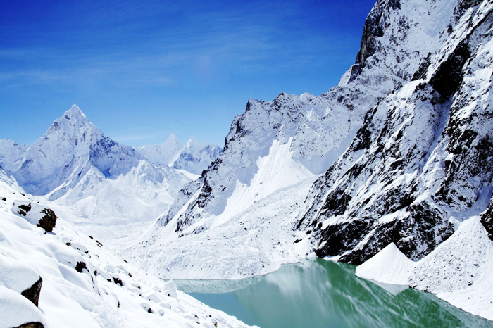 三张雪山高山PPT背景图片